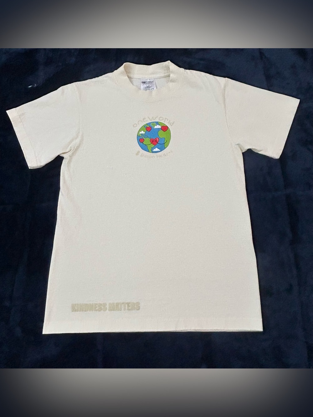 Shaka Wear Streetwear Essentials One World Kindness Matters Cream Tee Shirt Sz S
